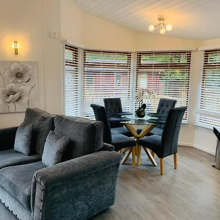 Keswick Court 2, Whitecross Bay, ホテル *