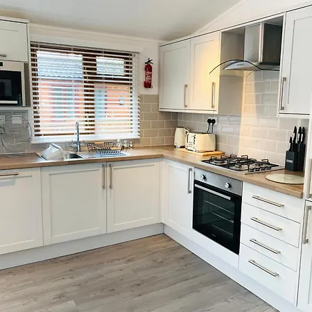 Keswick Court 2, Whitecross Bay, *